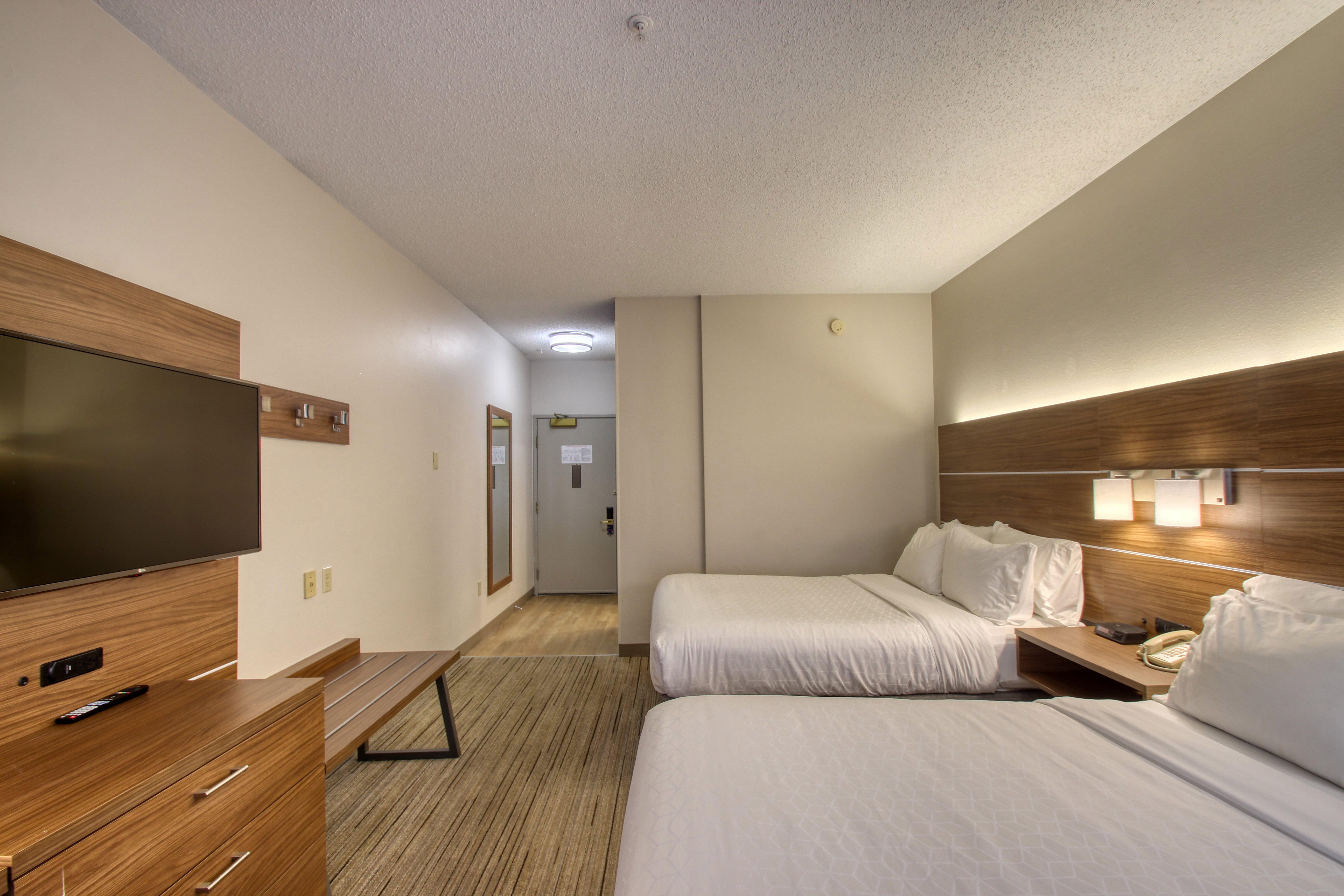 Holiday Inn Express Hotel & Suites Oshkosh - State Route 41 By Ihg Exterior foto