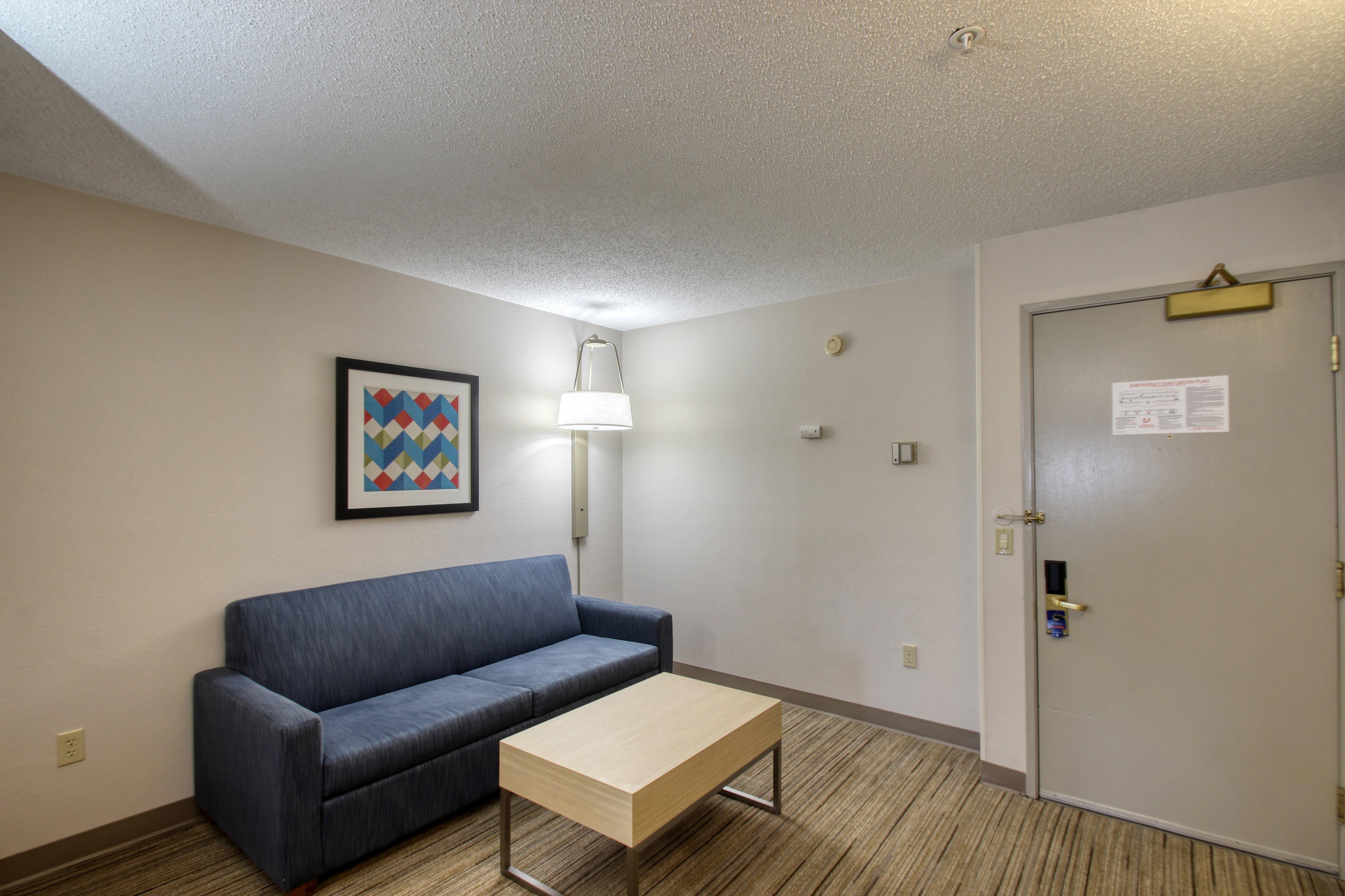Holiday Inn Express Hotel & Suites Oshkosh - State Route 41 By Ihg Exterior foto